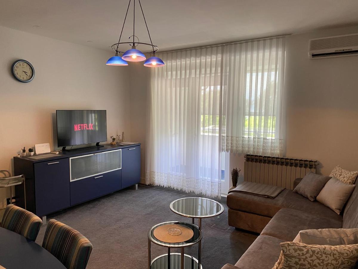 Apartman Njivice Eksteriør billede