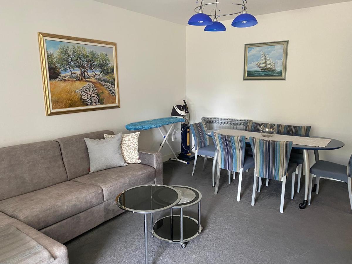 Apartman Njivice Eksteriør billede