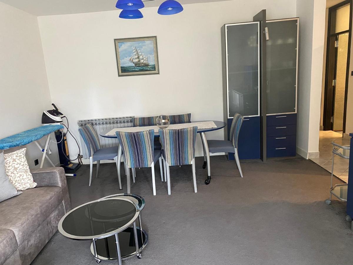 Apartman Njivice Eksteriør billede