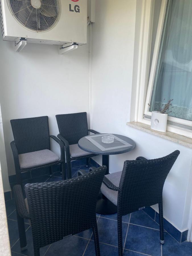 Apartman Njivice Eksteriør billede