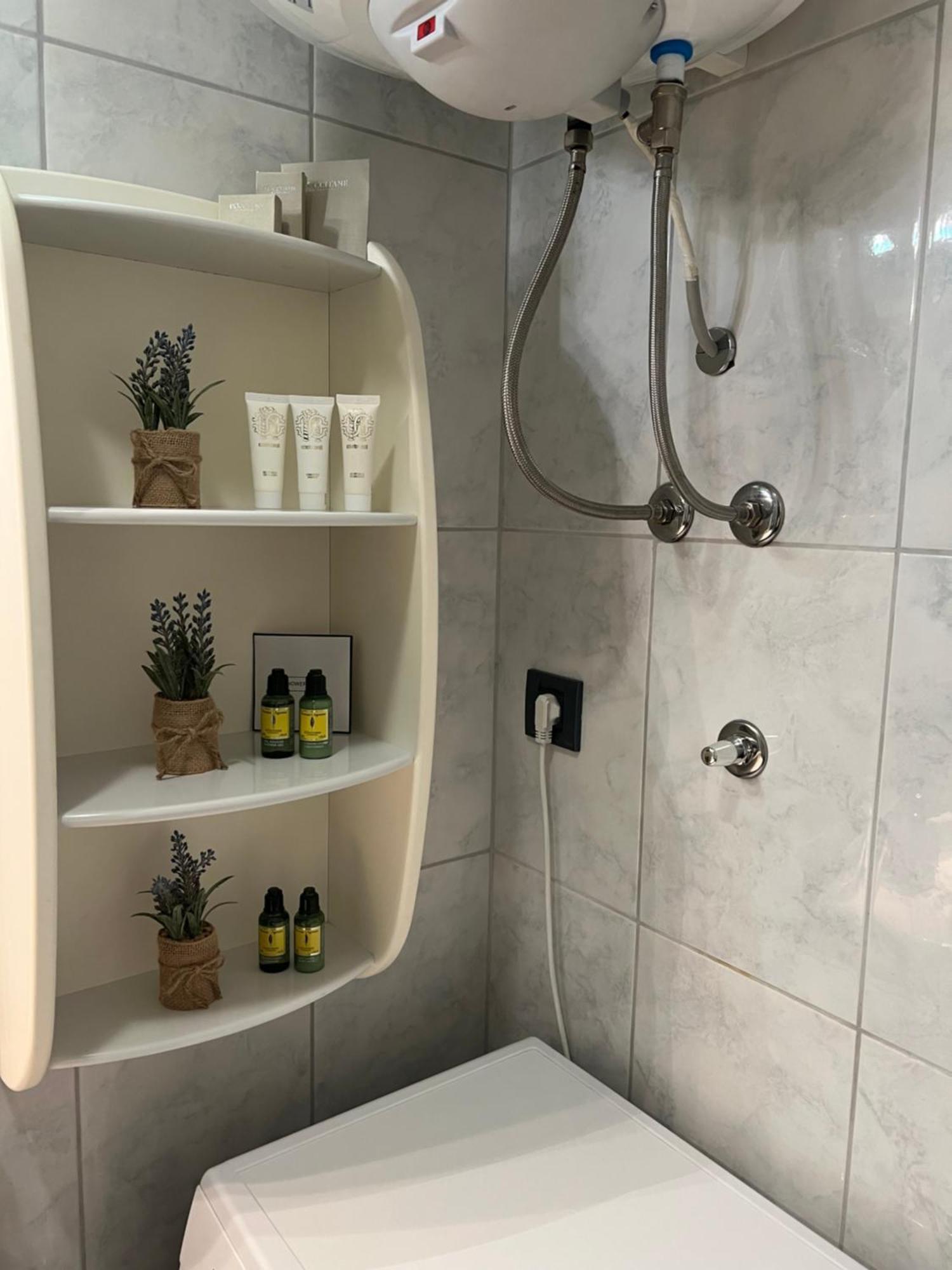 Apartman Njivice Eksteriør billede