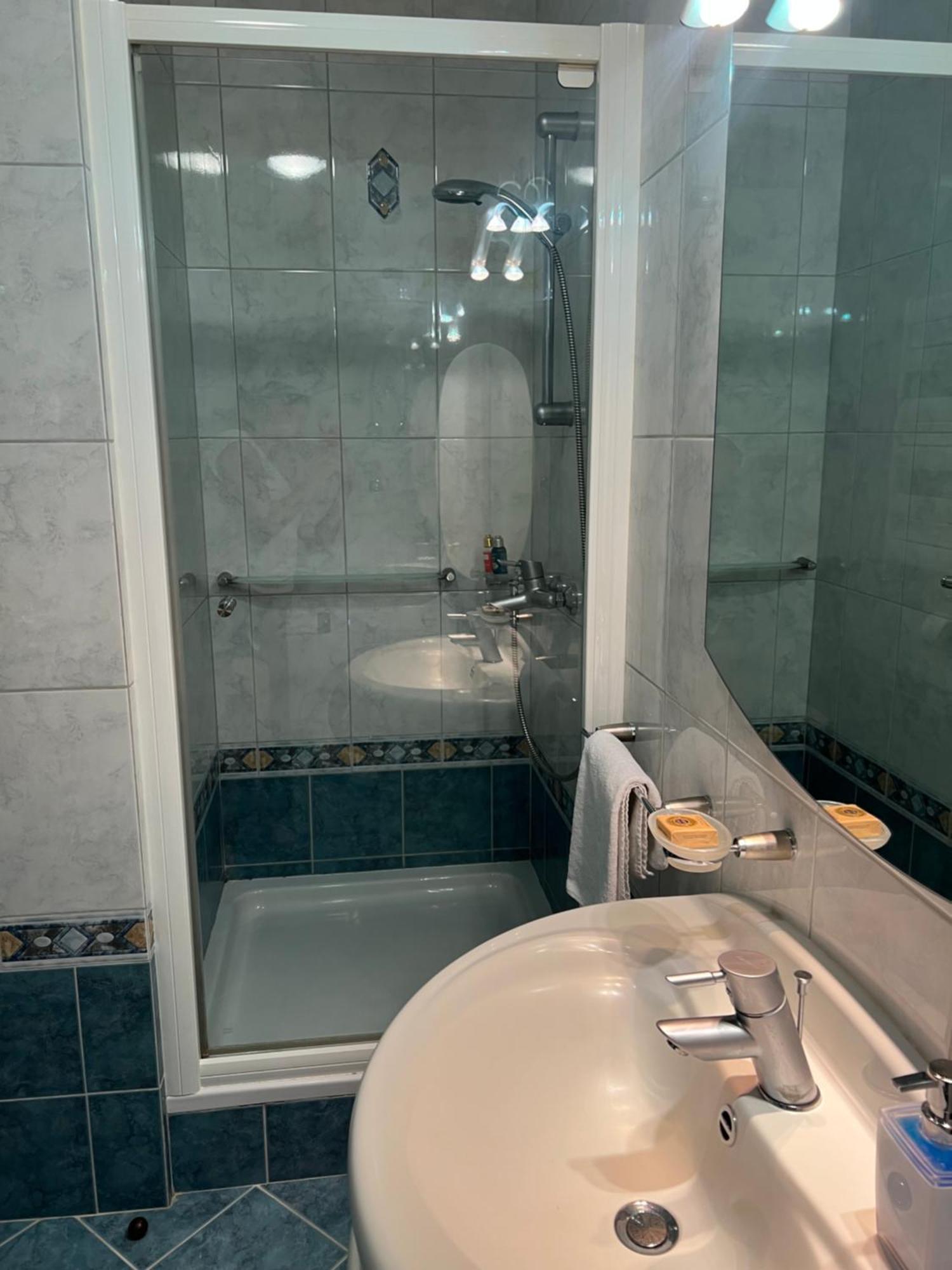 Apartman Njivice Eksteriør billede